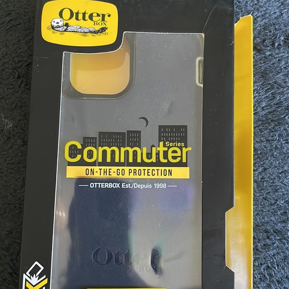 iPhone 12 Pro Otter Box cases Bundle - Picture 3 of 4